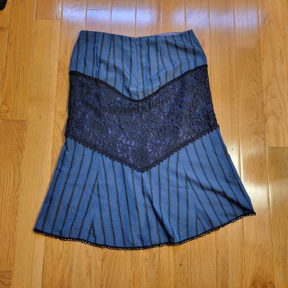 Y2k nanette lepore flattering skirt - Picture 2 of 3